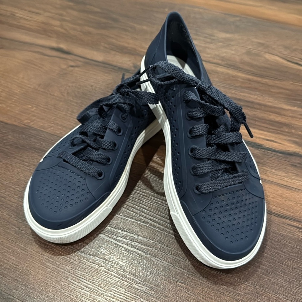 Crocs Citilane Roka Court Sneaker Size 4